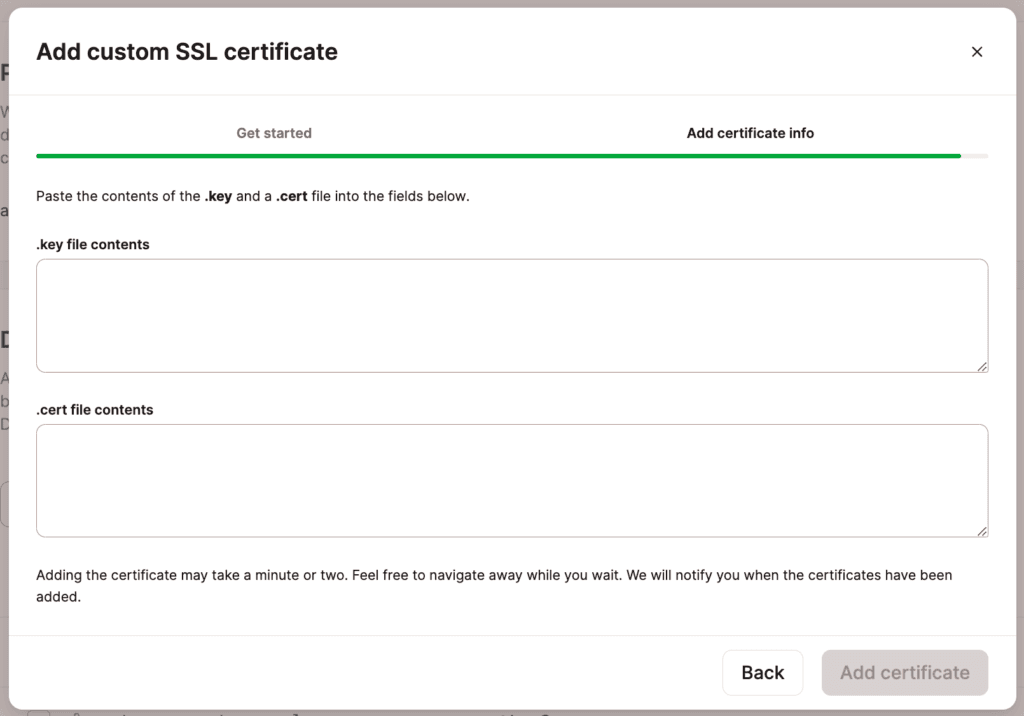 Plak je .key en .cert bestanden in MyKinsta.
